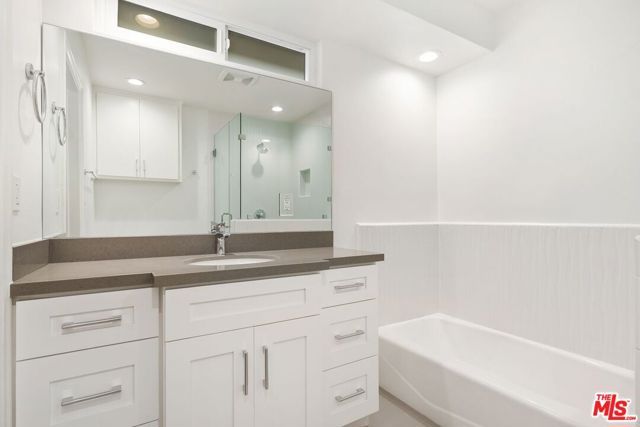6204 S Corning Avenue, Los Angeles, CA 90056