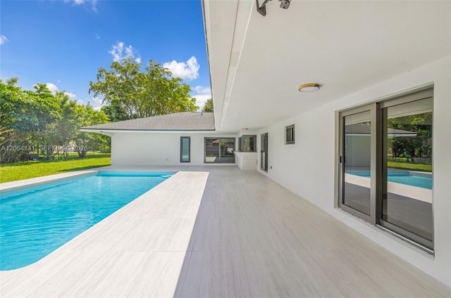 8865 SW 176th Ter, Palmetto Bay, FL 33157