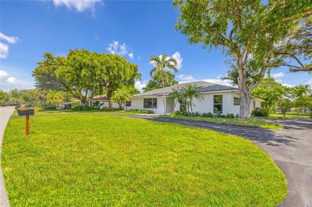 8865 SW 176th Ter, Palmetto Bay, FL 33157
