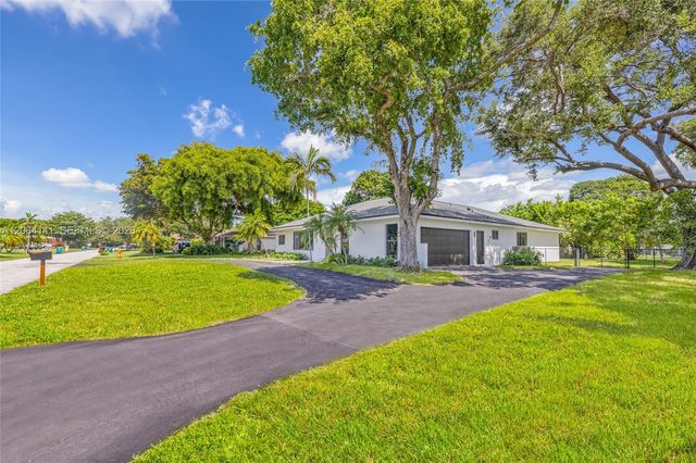 8865 SW 176th Ter, Palmetto Bay, FL 33157