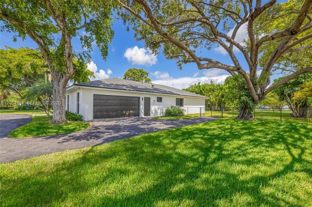 8865 SW 176th Ter, Palmetto Bay, FL 33157