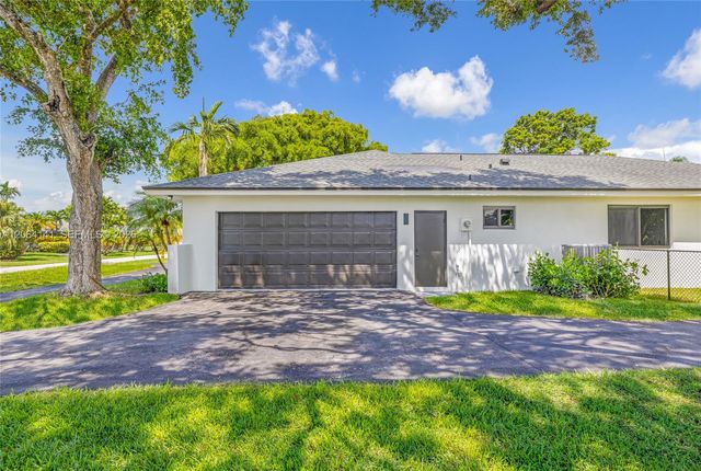 8865 SW 176th Ter, Palmetto Bay, FL 33157