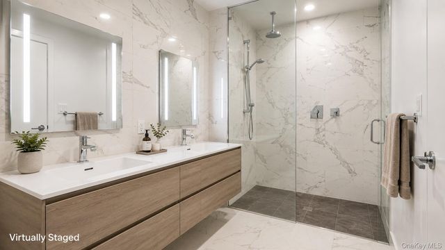 131-01 40th Road PH1R, Flushing, NY 11354