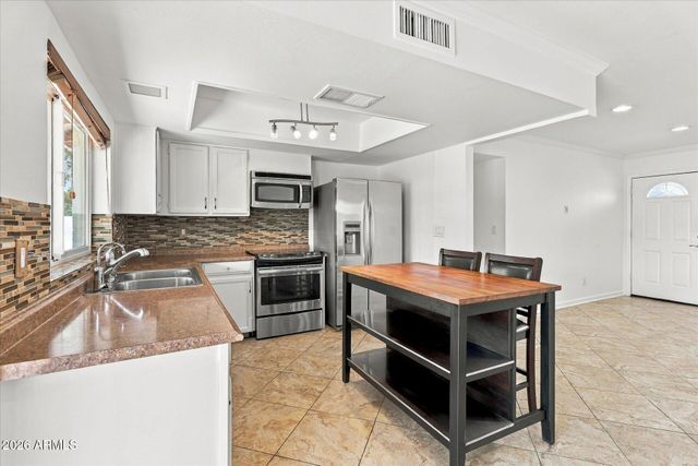 2015 W SILVERGATE Drive, Chandler, AZ 85224