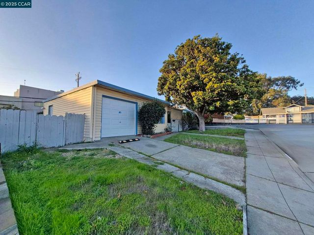 3135 Alta Mira Dr, Richmond, CA 94806