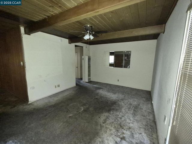 3135 Alta Mira Dr, Richmond, CA 94806