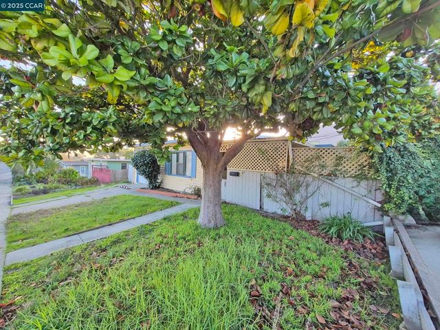 3135 Alta Mira Dr, Richmond, CA 94806