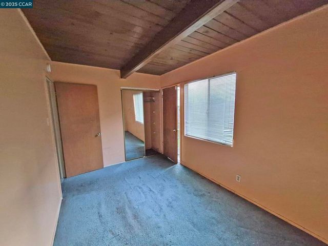 3135 Alta Mira Dr, Richmond, CA 94806