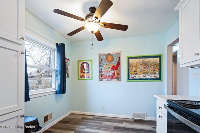 8518 Smithton Rd, Louisville, KY 40219