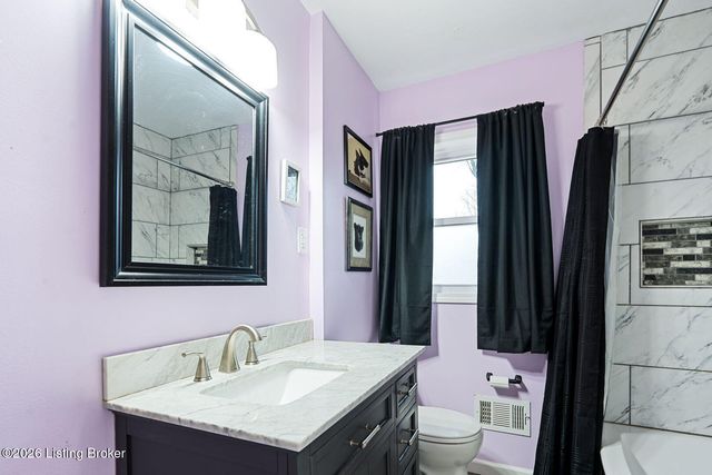 8518 Smithton Rd, Louisville, KY 40219