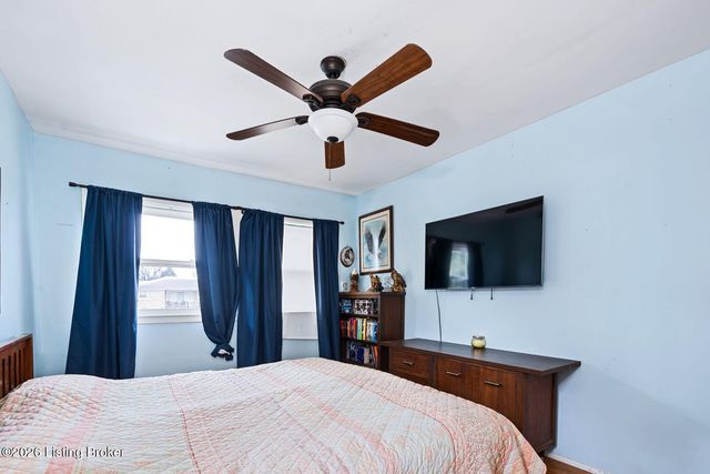 8518 Smithton Rd, Louisville, KY 40219