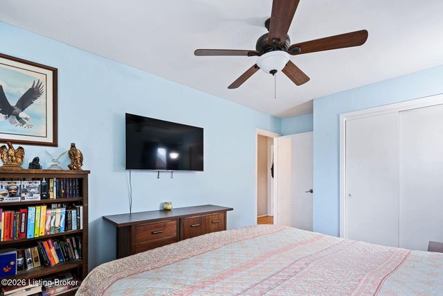 8518 Smithton Rd, Louisville, KY 40219