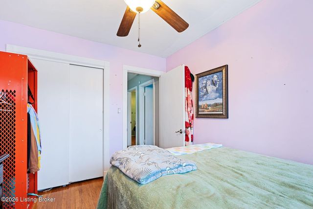 8518 Smithton Rd, Louisville, KY 40219