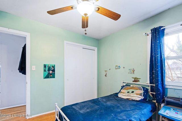 8518 Smithton Rd, Louisville, KY 40219