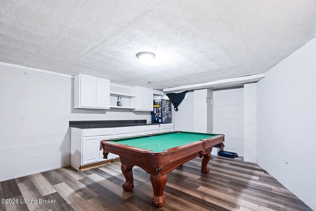 8518 Smithton Rd, Louisville, KY 40219