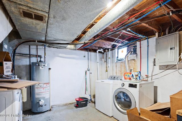 8518 Smithton Rd, Louisville, KY 40219