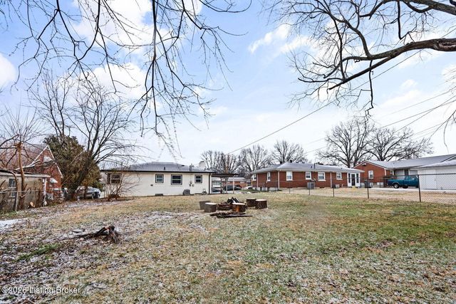 8518 Smithton Rd, Louisville, KY 40219