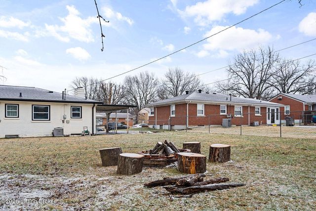 8518 Smithton Rd, Louisville, KY 40219