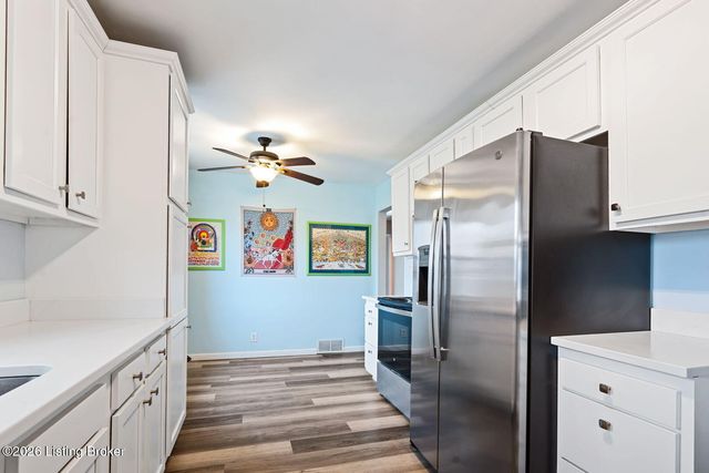 8518 Smithton Rd, Louisville, KY 40219