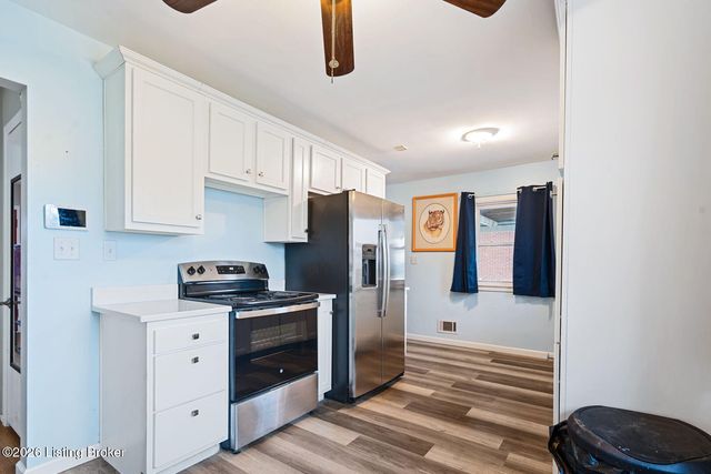 8518 Smithton Rd, Louisville, KY 40219