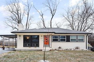 8518 Smithton Rd, Louisville, KY 40219