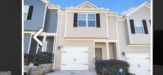 915 Highwood Lane, East Point, GA 30344