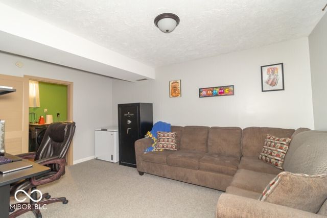 198 Holly Lane, New Castle, IN 47362