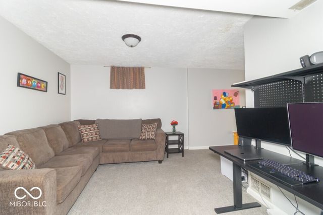 198 Holly Lane, New Castle, IN 47362