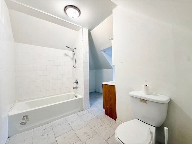 604 Westford St 2, Lowell, MA 01851