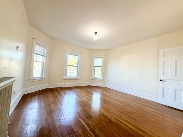 604 Westford St 2, Lowell, MA 01851