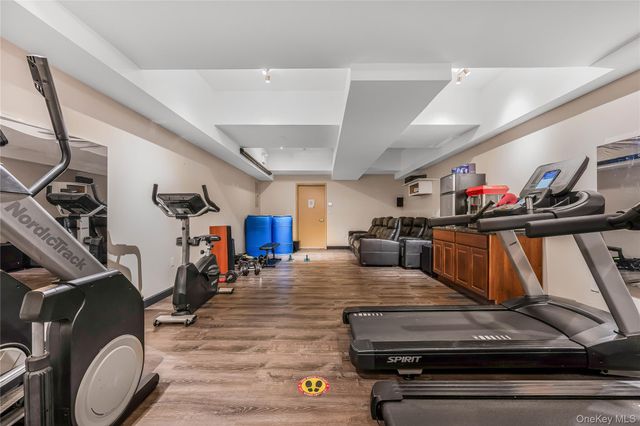118-17 Union 15J, Forest Hills, NY 11375