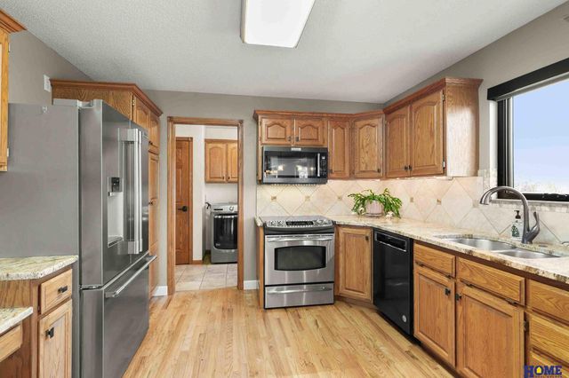 2212 S 96th Road, Firth, NE 68358