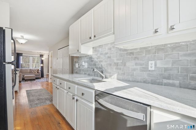 40 Cornerstone Court APT 23, Southington, CT 06479