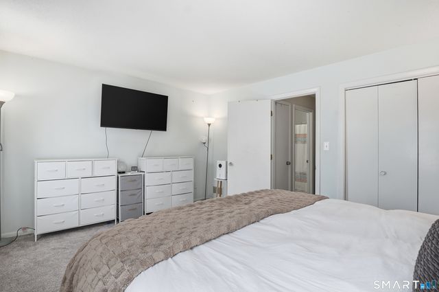 40 Cornerstone Court APT 23, Southington, CT 06479