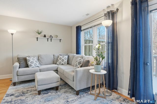 40 Cornerstone Court APT 23, Southington, CT 06479