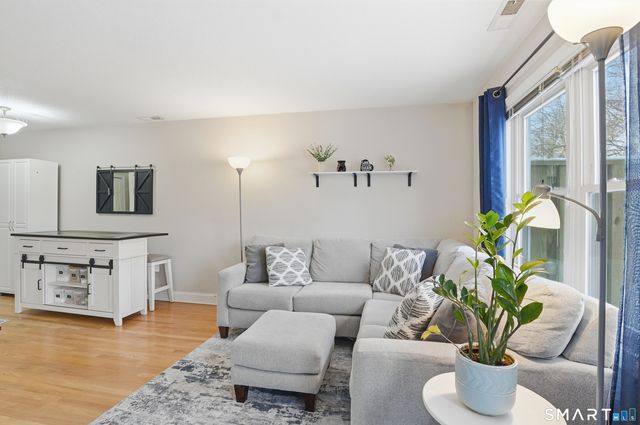 40 Cornerstone Court APT 23, Southington, CT 06479