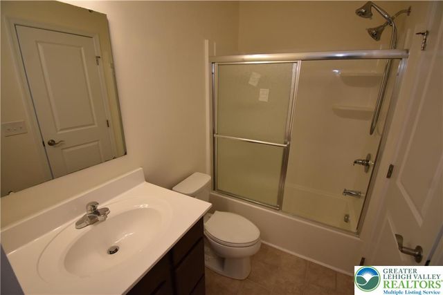 1924 Alex Road, Forks Twp, PA 18040