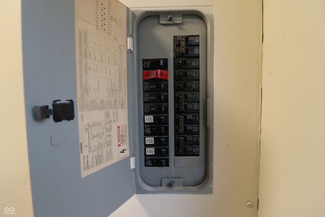 304 E Chestnut Street, Crawfordsville, IN 47933