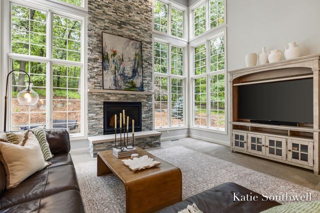 1800 Sterling Oaks Boulevard Se, Cascade Twp, MI 49301