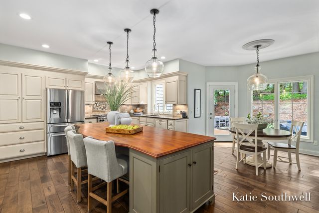 1800 Sterling Oaks Boulevard Se, Cascade Twp, MI 49301