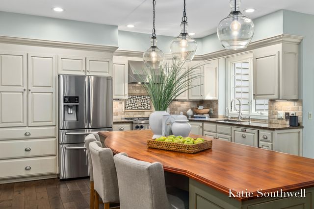 1800 Sterling Oaks Boulevard Se, Cascade Twp, MI 49301