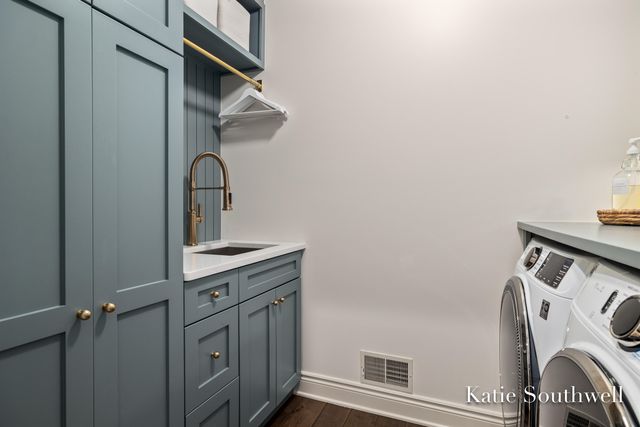 1800 Sterling Oaks Boulevard Se, Cascade Twp, MI 49301
