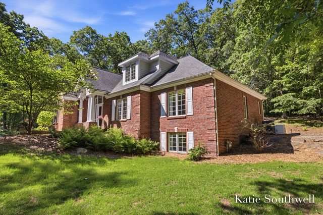 1800 Sterling Oaks Boulevard Se, Cascade Twp, MI 49301