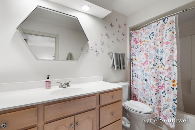 1800 Sterling Oaks Boulevard Se, Cascade Twp, MI 49301