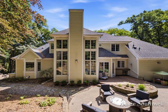 1800 Sterling Oaks Boulevard Se, Cascade Twp, MI 49301