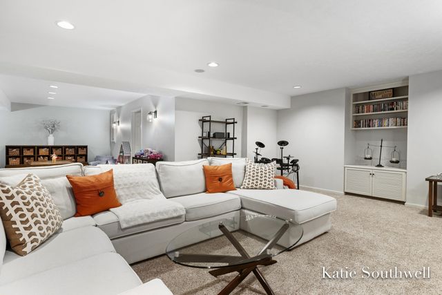 1800 Sterling Oaks Boulevard Se, Cascade Twp, MI 49301