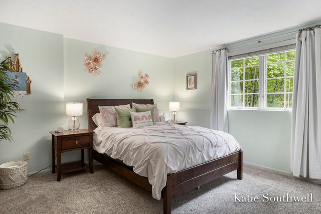 1800 Sterling Oaks Boulevard Se, Cascade Twp, MI 49301