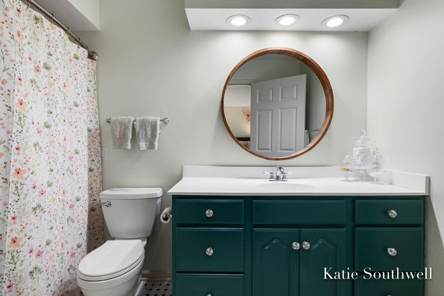 1800 Sterling Oaks Boulevard Se, Cascade Twp, MI 49301