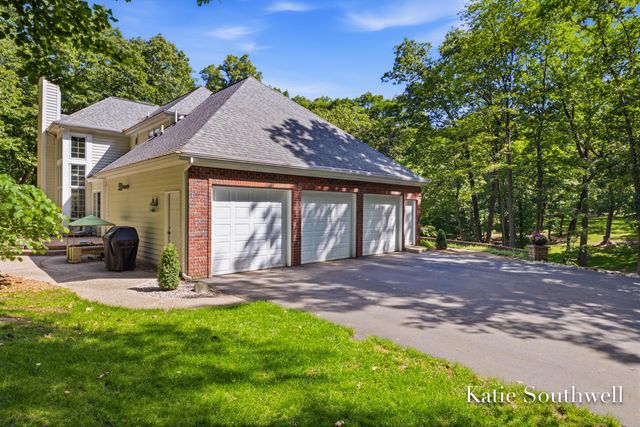 1800 Sterling Oaks Boulevard Se, Cascade Twp, MI 49301