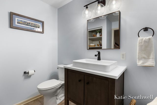 1800 Sterling Oaks Boulevard Se, Cascade Twp, MI 49301